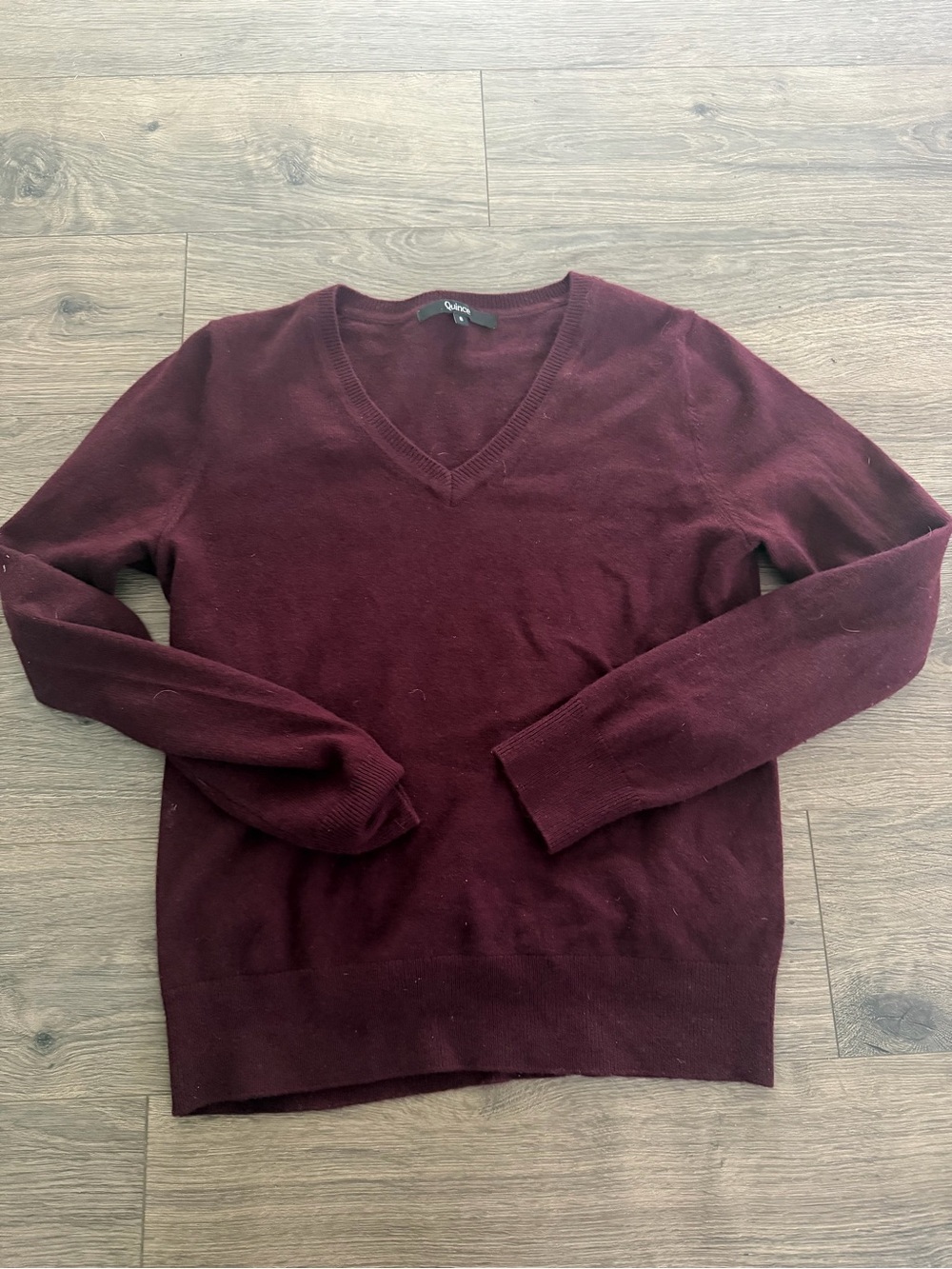 Quince Cashmere V-Neck Sweater - Burgundy